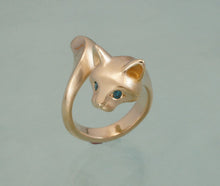 EXCLUSIVE Forest cat with diamond eyes