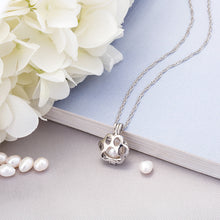 KogMaw Glow in the Dark necklace LOL KogMaw Dog Paw silver Chain Jewelry Pendants & Necklaces