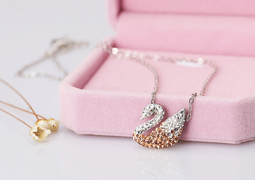 European Hot swan necklace female fashion jewelry crystal from Swarovski simple wild accessories gradient swan charm woman
