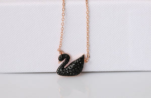 European Hot swan necklace female fashion jewelry crystal from Swarovski simple wild accessories gradient swan charm woman