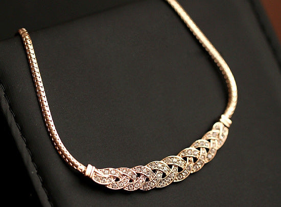 Gold Silver Upscale Luxury 8 word twist Shiny Rhinestone Short Clavicle Chain Crystal Statement Necklaces & Pendants Women